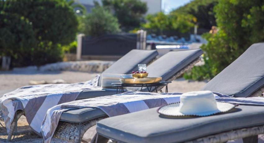 De luxe Villa Palace Al Nera 2 swimming pools at sea 📍Planikovica VII, 21223 Trogir, Croatie