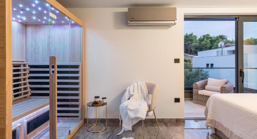 De luxe Villa Palace Al Nera 2 swimming pools at sea 📍Planikovica VII, 21223 Trogir, Croatie