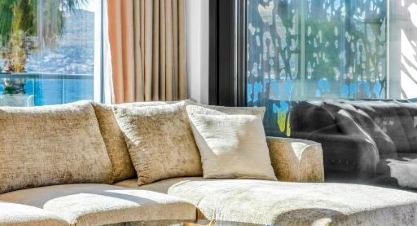 De luxe Villa Palace Al Nera 2 swimming pools at sea 📍Planikovica VII, 21223 Trogir, Croatie