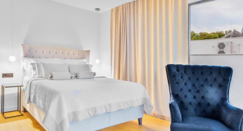 De luxe Villa Palace Al Nera 2 swimming pools at sea 📍Planikovica VII, 21223 Trogir, Croatie