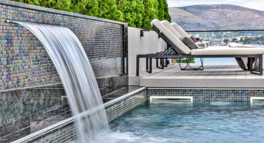 De luxe Villa Palace Al Nera 2 swimming pools at sea 📍Planikovica VII, 21223 Trogir, Croatie