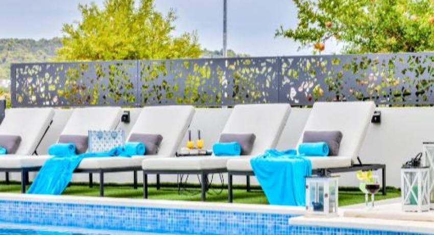 De luxe Villa Palace Al Nera 2 swimming pools at sea 📍Planikovica VII, 21223 Trogir, Croatie
