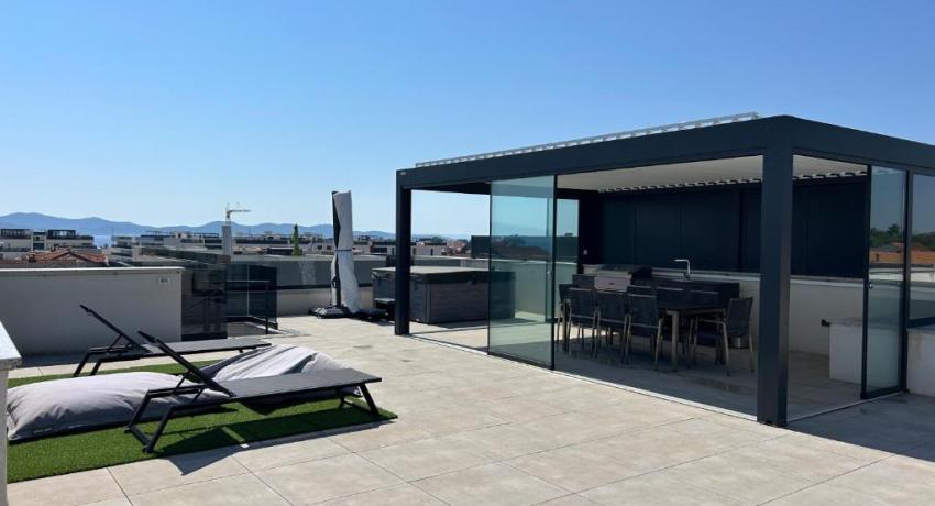 FUX LUXURY rooftop terrace JACUZZI & BBQ