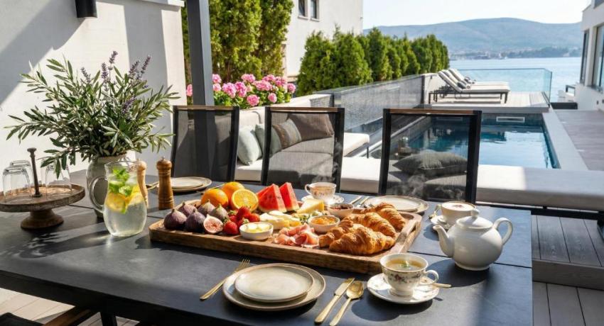 De luxe Villa Palace Al Nera 2 swimming pools at sea 📍Planikovica VII, 21223 Trogir, Croatie
