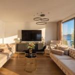 De luxe Villa Palace Al Nera 2 swimming pools at sea 📍Planikovica VII, 21223 Trogir, Croatie