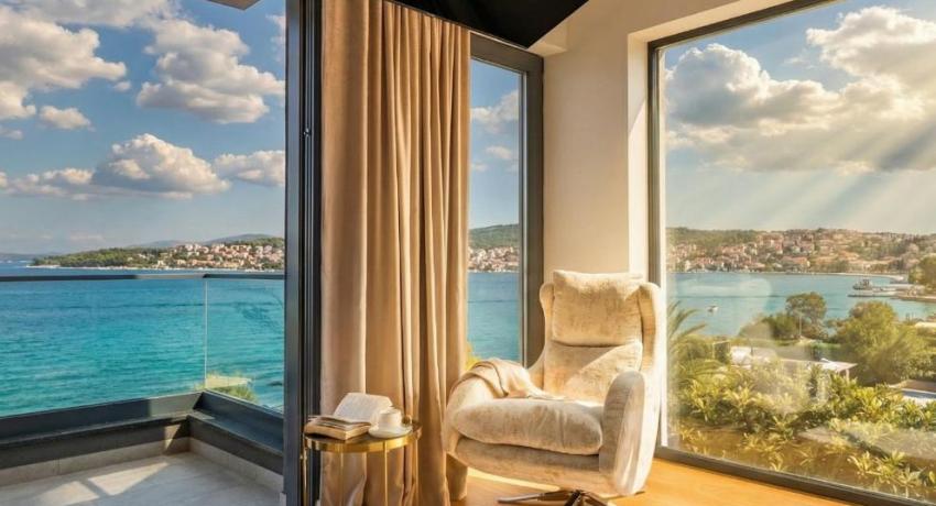 De luxe Villa Palace Al Nera 2 swimming pools at sea 📍Planikovica VII, 21223 Trogir, Croatie