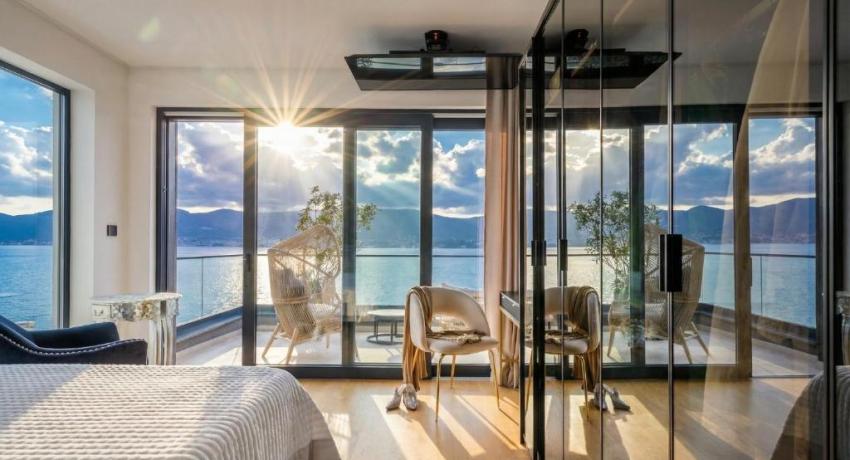 De luxe Villa Palace Al Nera 2 swimming pools at sea 📍Planikovica VII, 21223 Trogir, Croatie