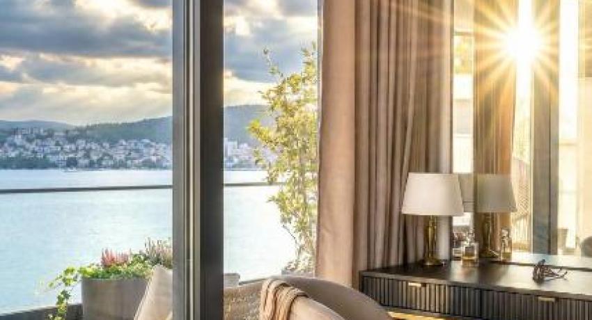 De luxe Villa Palace Al Nera 2 swimming pools at sea 📍Planikovica VII, 21223 Trogir, Croatie