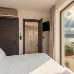 De luxe Villa Palace Al Nera 2 swimming pools at sea 📍Planikovica VII, 21223 Trogir, Croatie