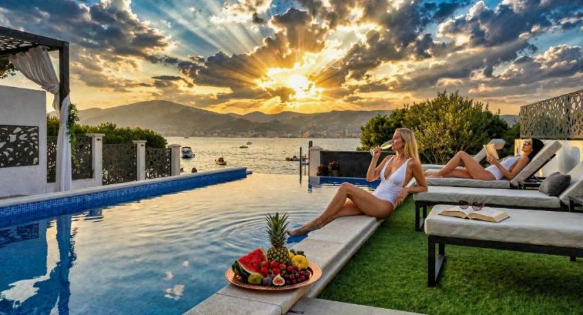 De luxe Villa Palace Al Nera 2 swimming pools at sea 📍Planikovica VII, 21223 Trogir, Croatie