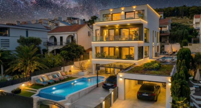 De luxe Villa Palace Al Nera 2 swimming pools at sea 📍Planikovica VII, 21223 Trogir, Croatie