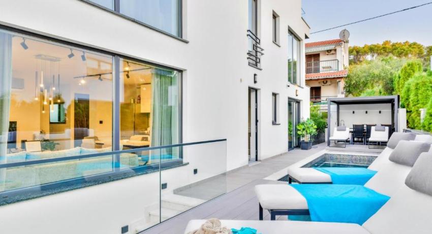 De luxe Villa Palace Al Nera 2 swimming pools at sea 📍Planikovica VII, 21223 Trogir, Croatie