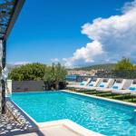 De luxe Villa Palace Al Nera 2 swimming pools at sea 📍Planikovica VII, 21223 Trogir, Croatie
