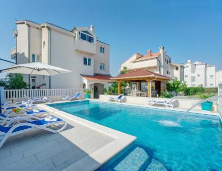 Apartments Plavi Biser 📍 Podsolarsko 80A, 22000 Šibenik, Croatie