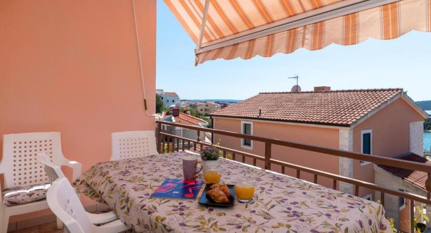 Comfortable apartment near the sea 📍Put Salduna I 10, 21220 Trogir, Croatie