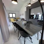Beachfront house Olbia 📍9 Planikovica VI, 21223 Trogir, Croatie