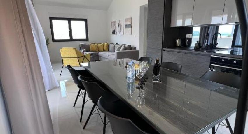 Beachfront house Olbia 📍9 Planikovica VI, 21223 Trogir, Croatie