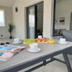 Beachfront house Olbia 📍9 Planikovica VI, 21223 Trogir, Croatie