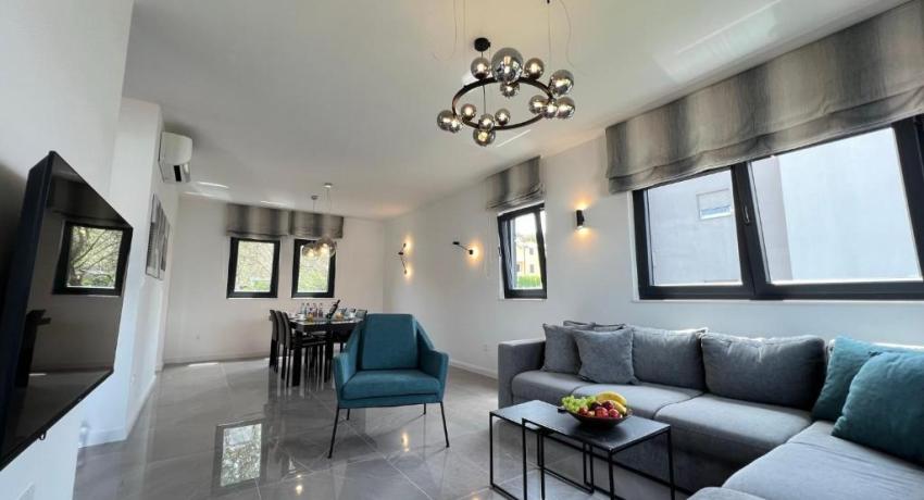 Beachfront house Olbia 📍9 Planikovica VI, 21223 Trogir, Croatie