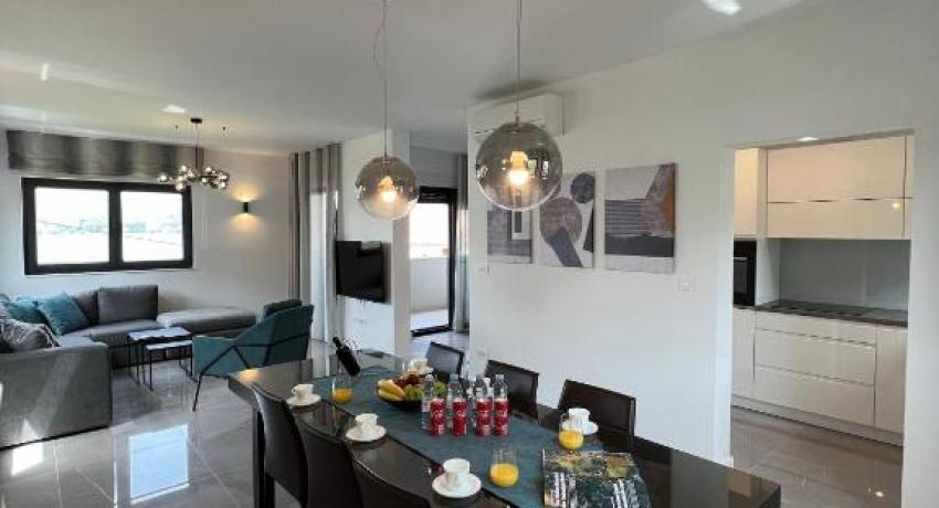 Beachfront house Olbia 📍9 Planikovica VI, 21223 Trogir, Croatie