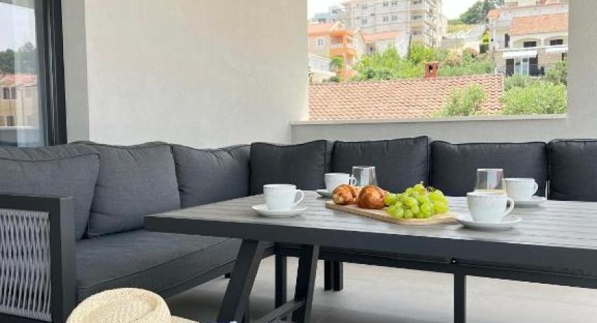 Beachfront house Olbia 📍9 Planikovica VI, 21223 Trogir, Croatie