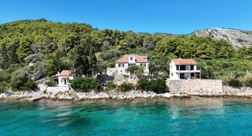 Eco Residence Rokotov 📍 Uvala Sv Ante 18, 21460 Stari Grad, Croatie