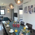 Beachfront house Olbia 📍9 Planikovica VI, 21223 Trogir, Croatie