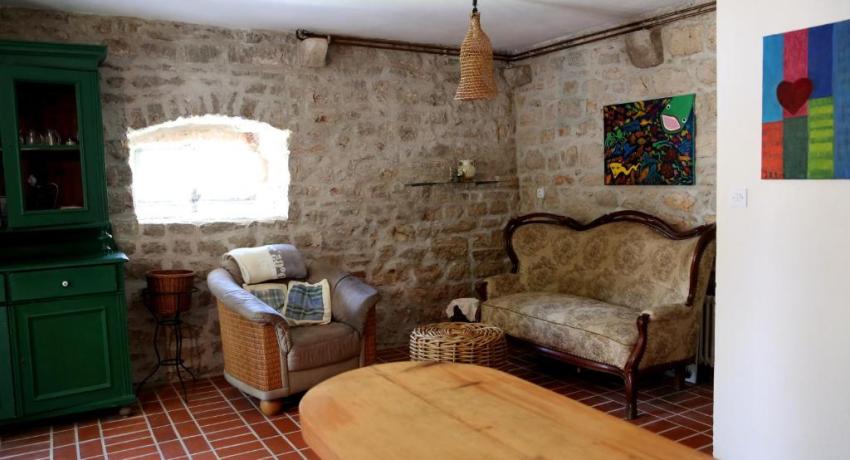 Eco Residence Rokotov 📍 Uvala Sv Ante 18, 21460 Stari Grad, Croatie