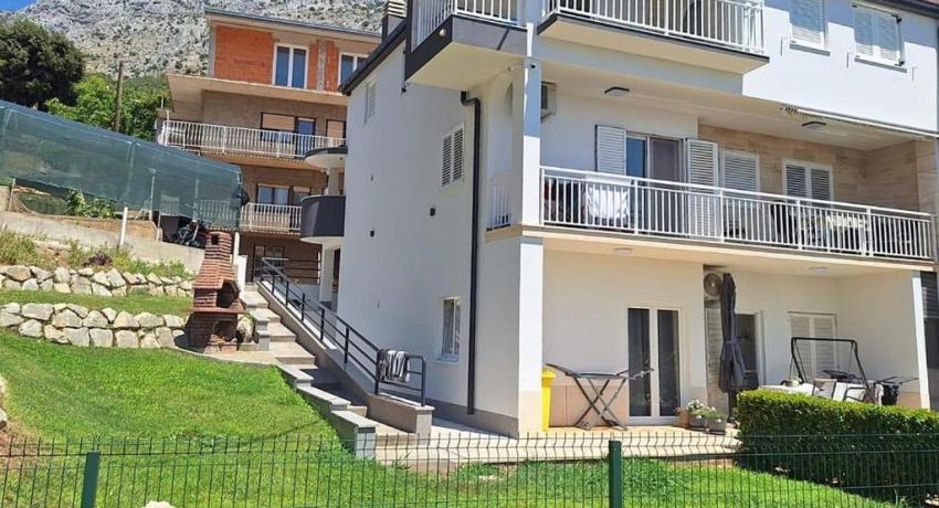 Apartments with parking space Stanici, Omis - 11421 📍 21310 Celina, Croatie