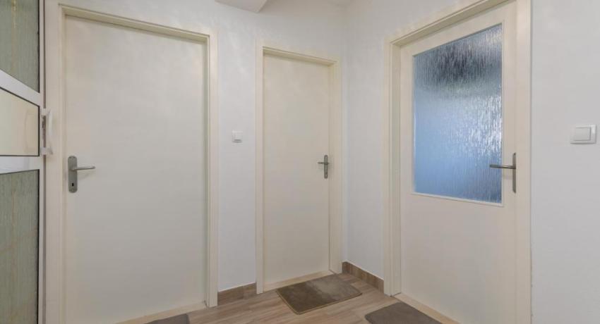 Apartments with parking space Stanici, Omis - 11421 📍 21310 Celina, Croatie