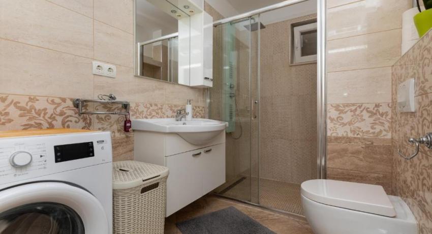 Apartments with parking space Stanici, Omis - 11421 📍 21310 Celina, Croatie