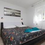 Apartments with parking space Stanici, Omis - 11421 📍 21310 Celina, Croatie