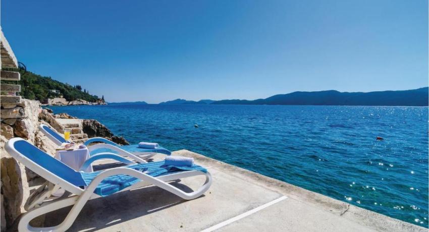 Two-Bedroom Apartment In Ratac📍 20232 Orašac, Croatie
