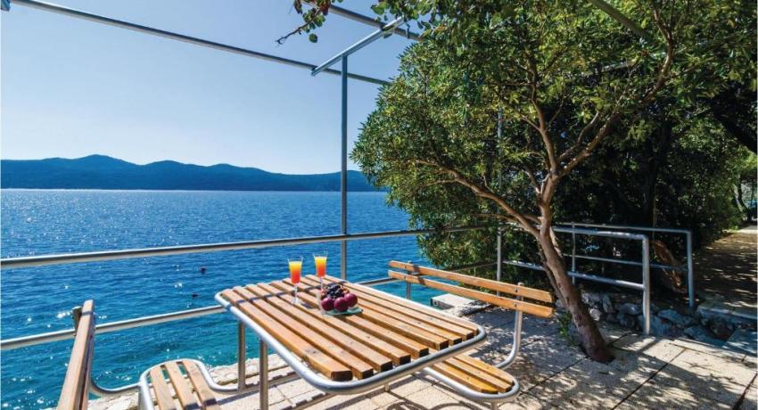 Two-Bedroom Apartment In Ratac📍 20232 Orašac, Croatie