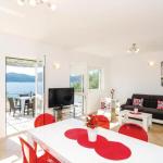 Two-Bedroom Apartment In Ratac📍 20232 Orašac, Croatie