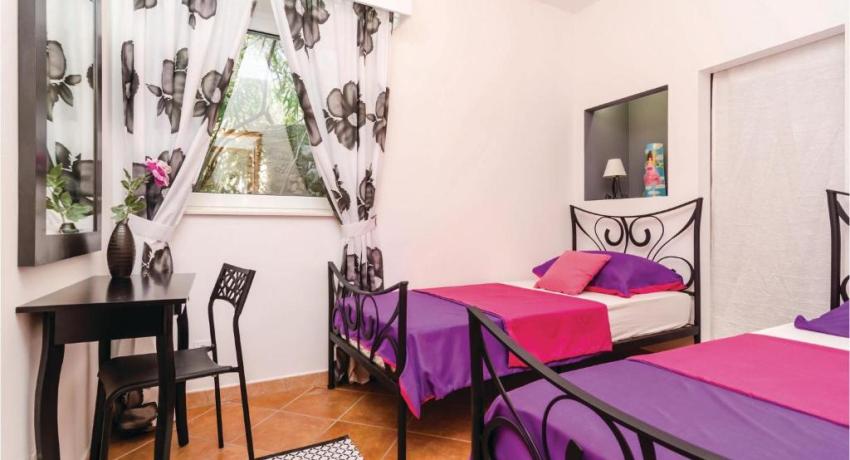 Two-Bedroom Apartment In Ratac📍 20232 Orašac, Croatie