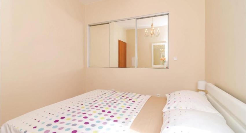 Two-Bedroom Apartment In Ratac📍 20232 Orašac, Croatie