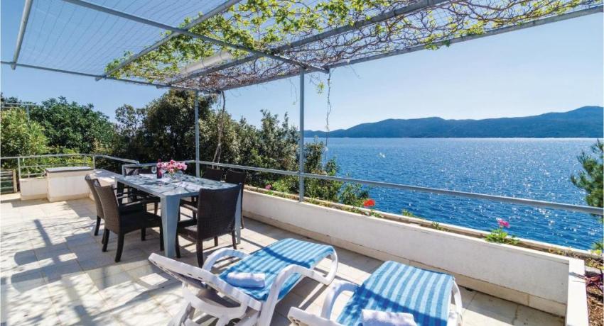 Two-Bedroom Apartment In Ratac📍 20232 Orašac, Croatie