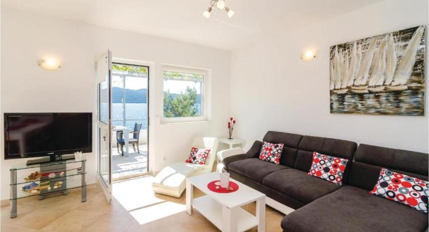 Two-Bedroom Apartment In Ratac📍 20232 Orašac, Croatie