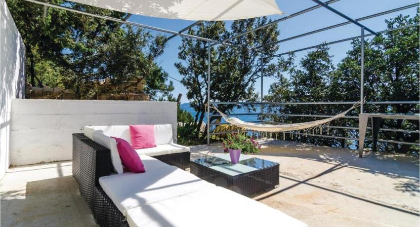 Two-Bedroom Apartment In Ratac📍 20232 Orašac, Croatie