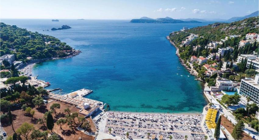 Two-Bedroom Apartment In Ratac📍 20232 Orašac, Croatie